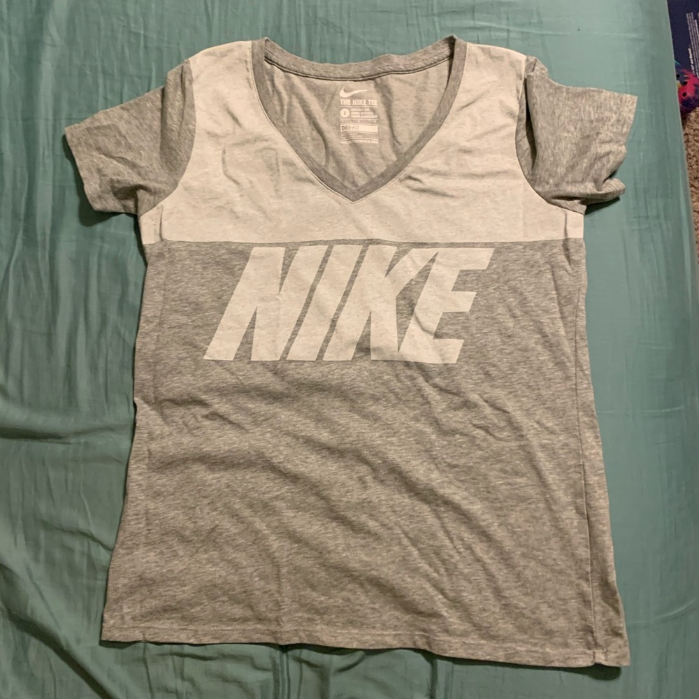 Nike V-Neck Tee